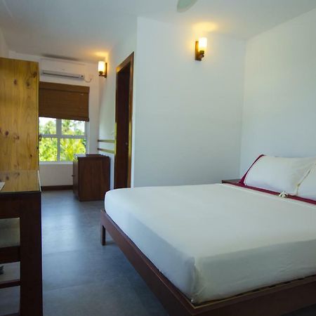 Ariston Dhangethi Inn Exterior photo