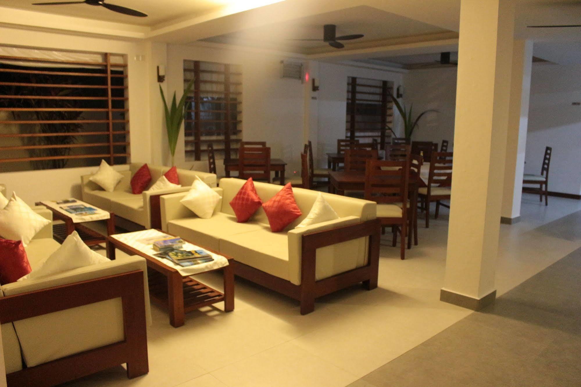 Ariston Dhangethi Inn Exterior photo