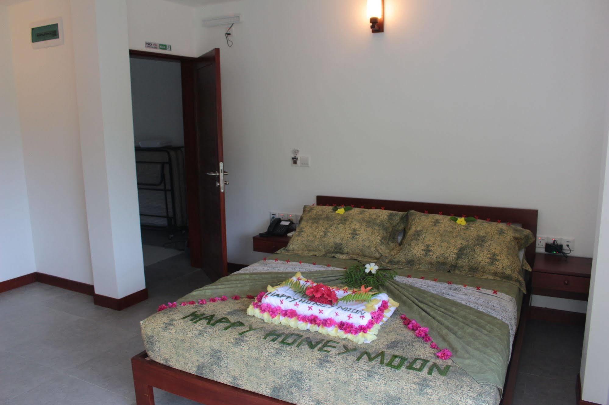 Ariston Dhangethi Inn Exterior photo
