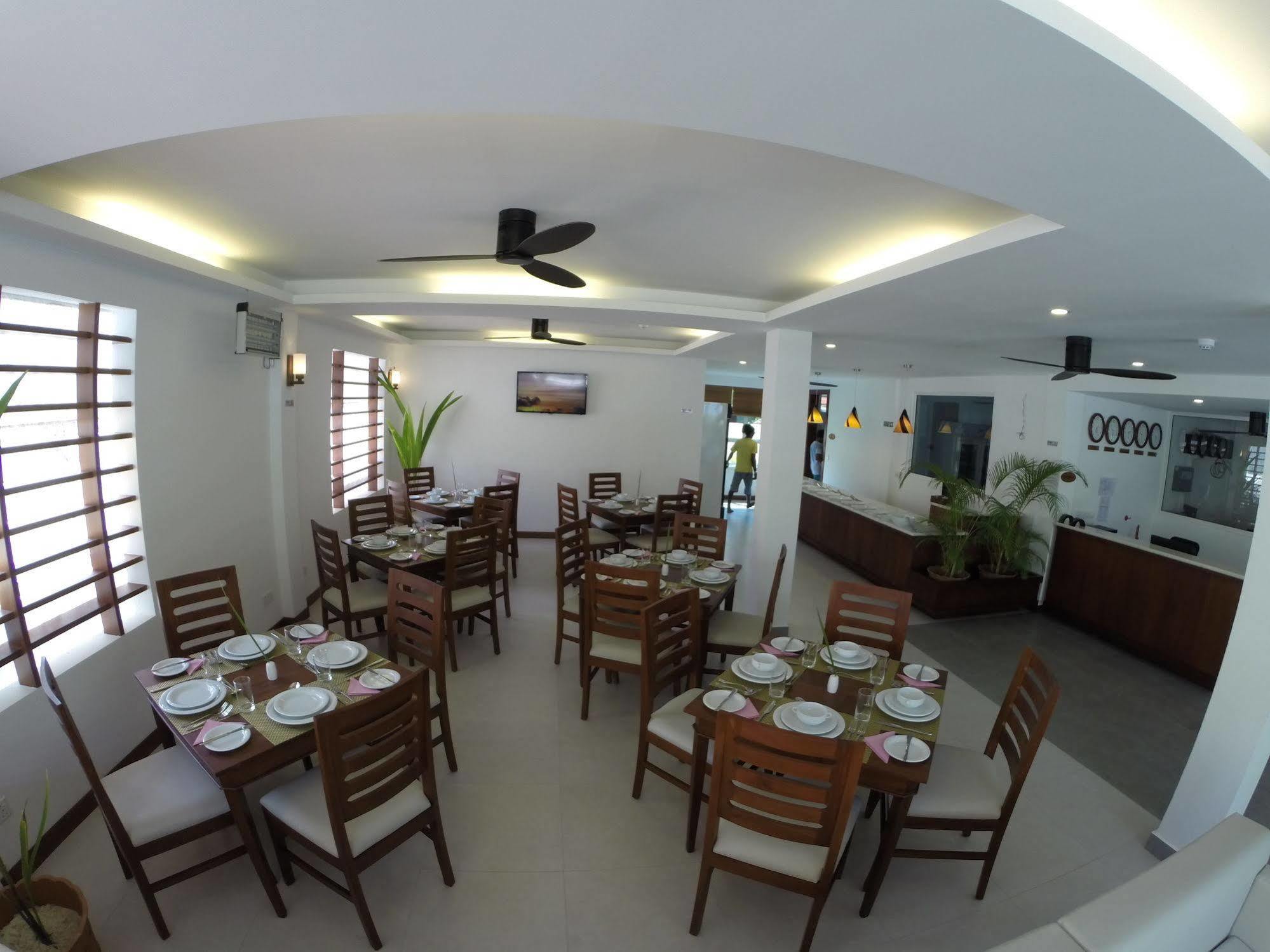 Ariston Dhangethi Inn Exterior photo