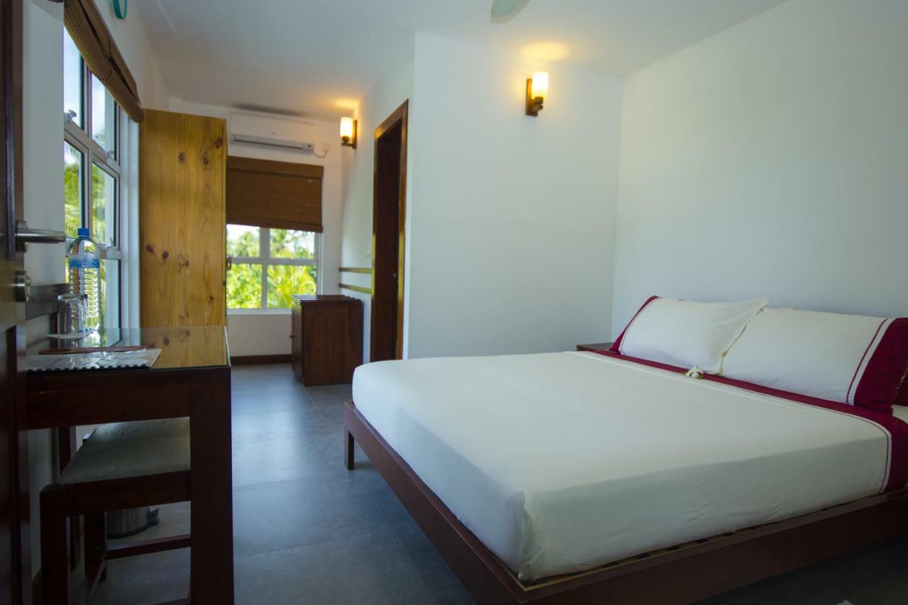 Ariston Dhangethi Inn Exterior photo
