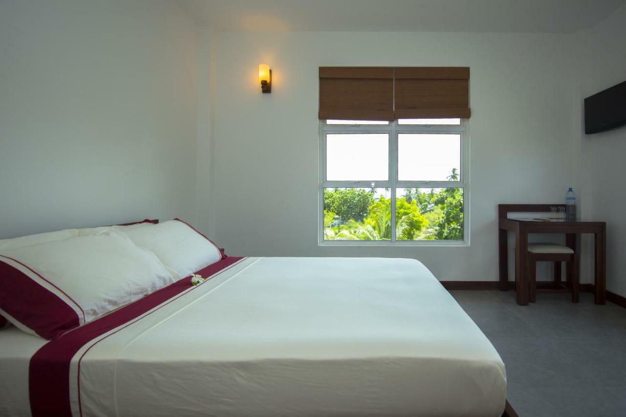 Ariston Dhangethi Inn Exterior photo